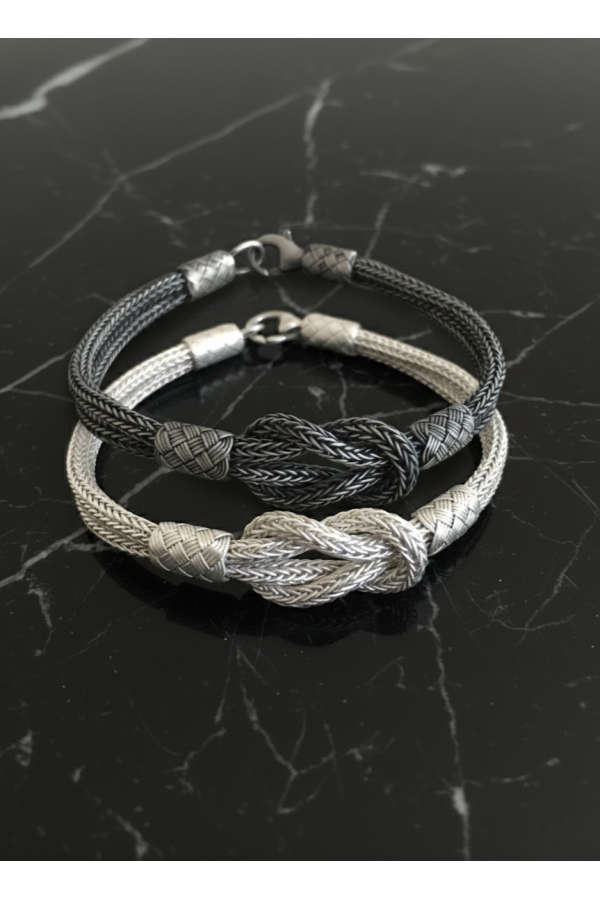 Handgeflochtenes 1000er Feinsilber Armband mit Liebesknoten für Paare